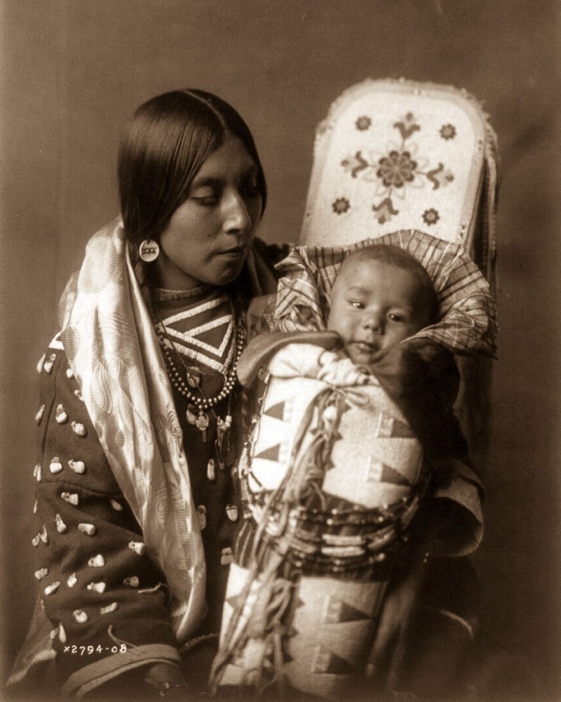 1908, An Apsaroke mother and child.