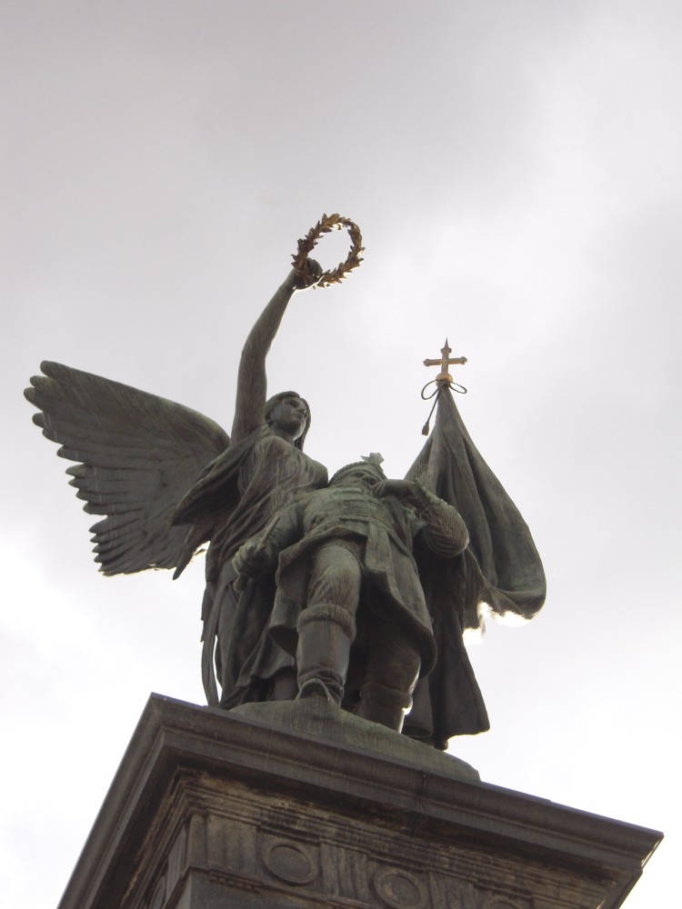 Српство Косовским јунацима, Крушевац