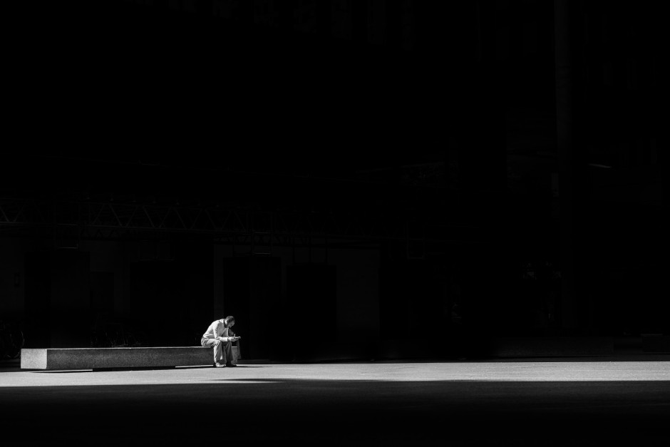 Fotografija 3: Usamljen u gomili