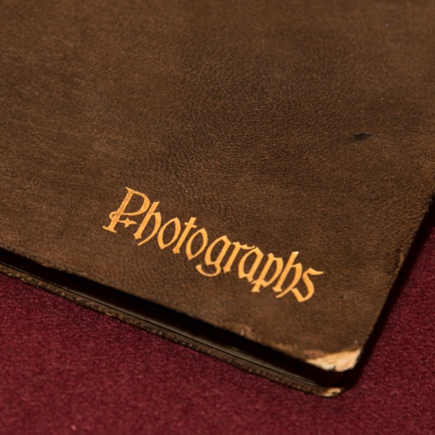 Foto-album ledi Pedžet u Arhivu Srbije Foto-album ledi Pedžet u Arhivu Srbije