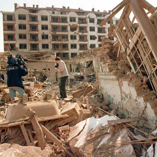 "Zašto? Why?" "Zašto? Why?"